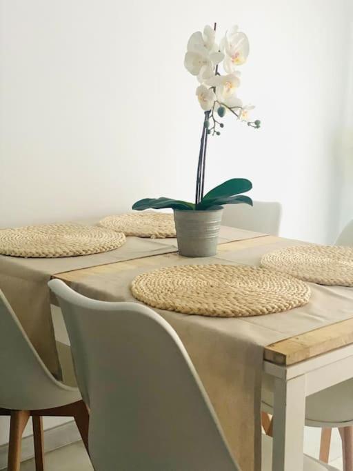 Apartamento De Dos En Almeria.