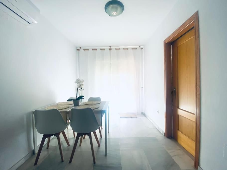 Apartamento De Dos En Almeria.